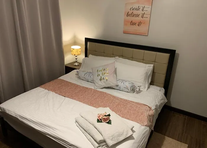 Apartment Ayala Mall 10mins Walk & Pool