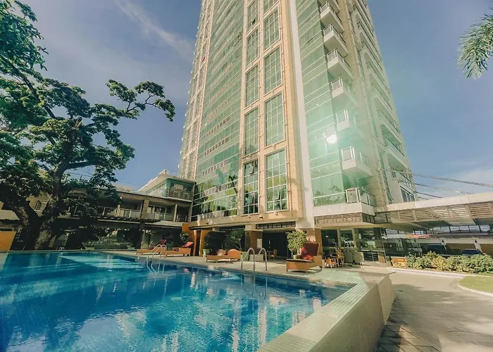 Ayala Mall 10mins Walk & Pool Apartment