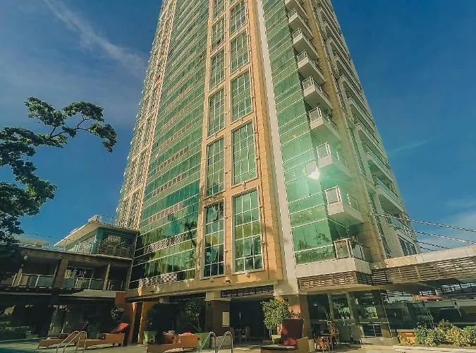 Ayala Mall 10mins Walk & Pool Apartment Cebu