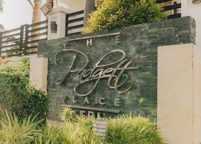Apartment Ayala Mall 10mins Walk & Pool