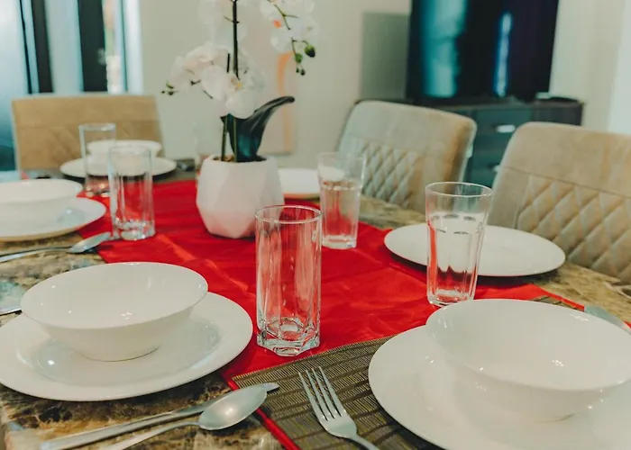 Apartment Ayala Mall 10mins Walk & Pool