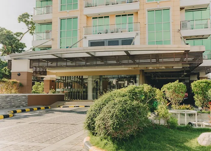 Apartment Ayala Mall 10mins Walk & Pool